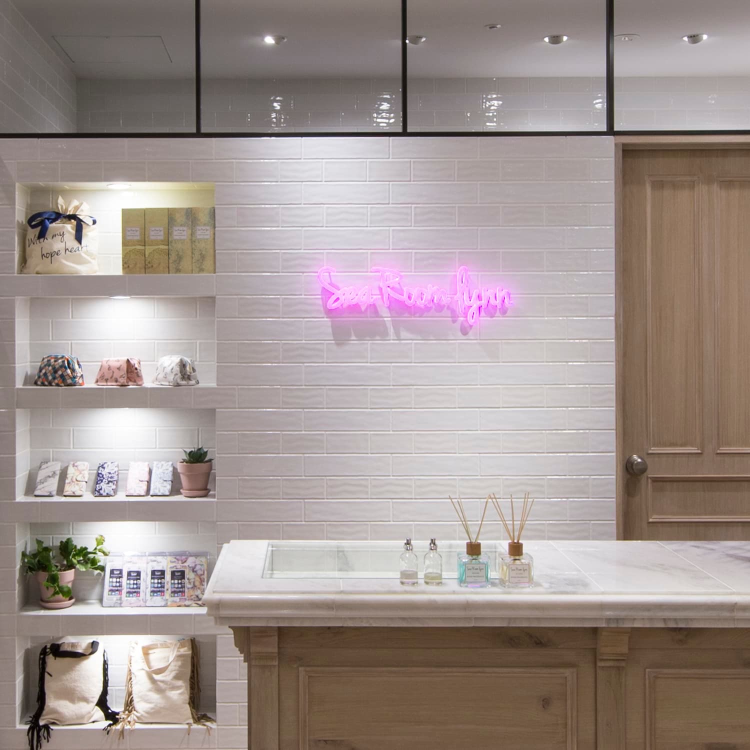 Sea Room lynn Lumine EST